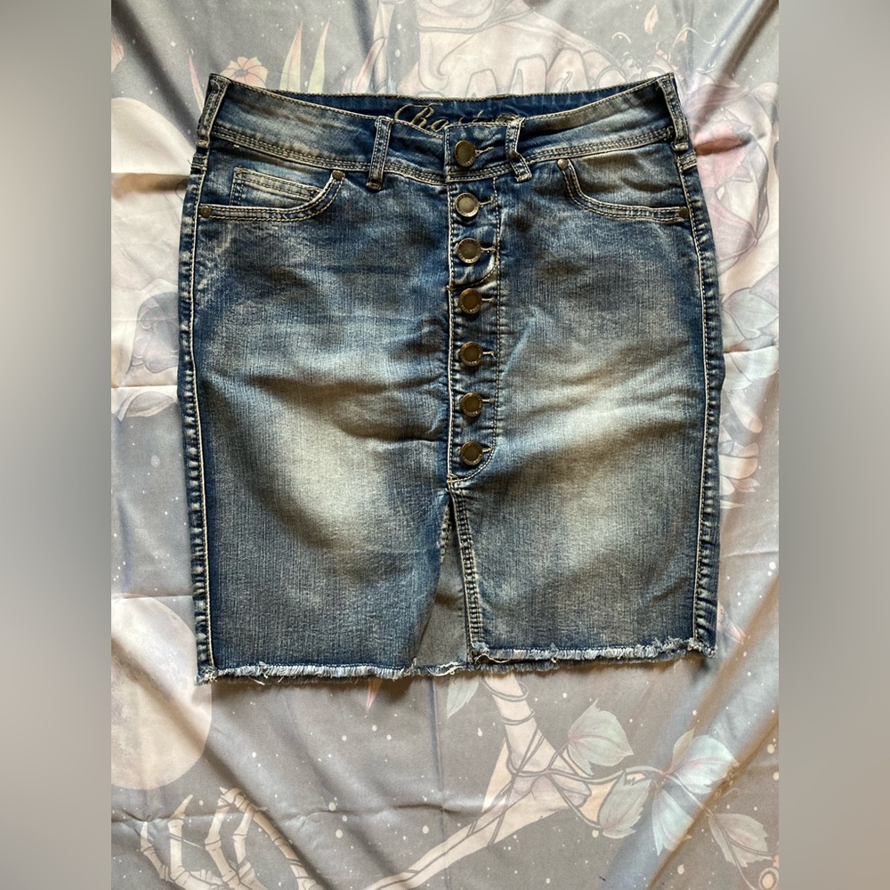 Casual Button-Front Blue Denim Skirt